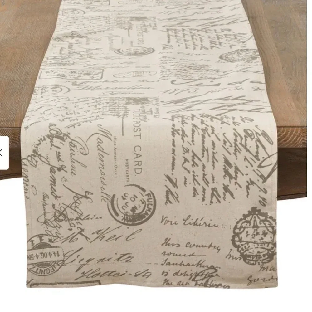 🌸H5 - Table Runner - French Print.  Off White🤎🤍